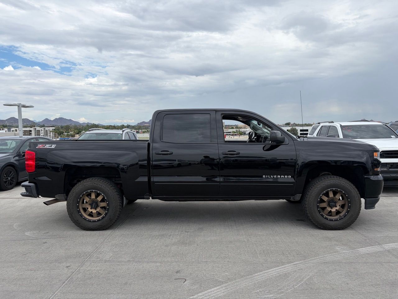 chevrolet silverado 1500 2017 3GCUKREC5HG211530 image chevrolet silverado 1500 2017 3GCUKREC5HG211530 image